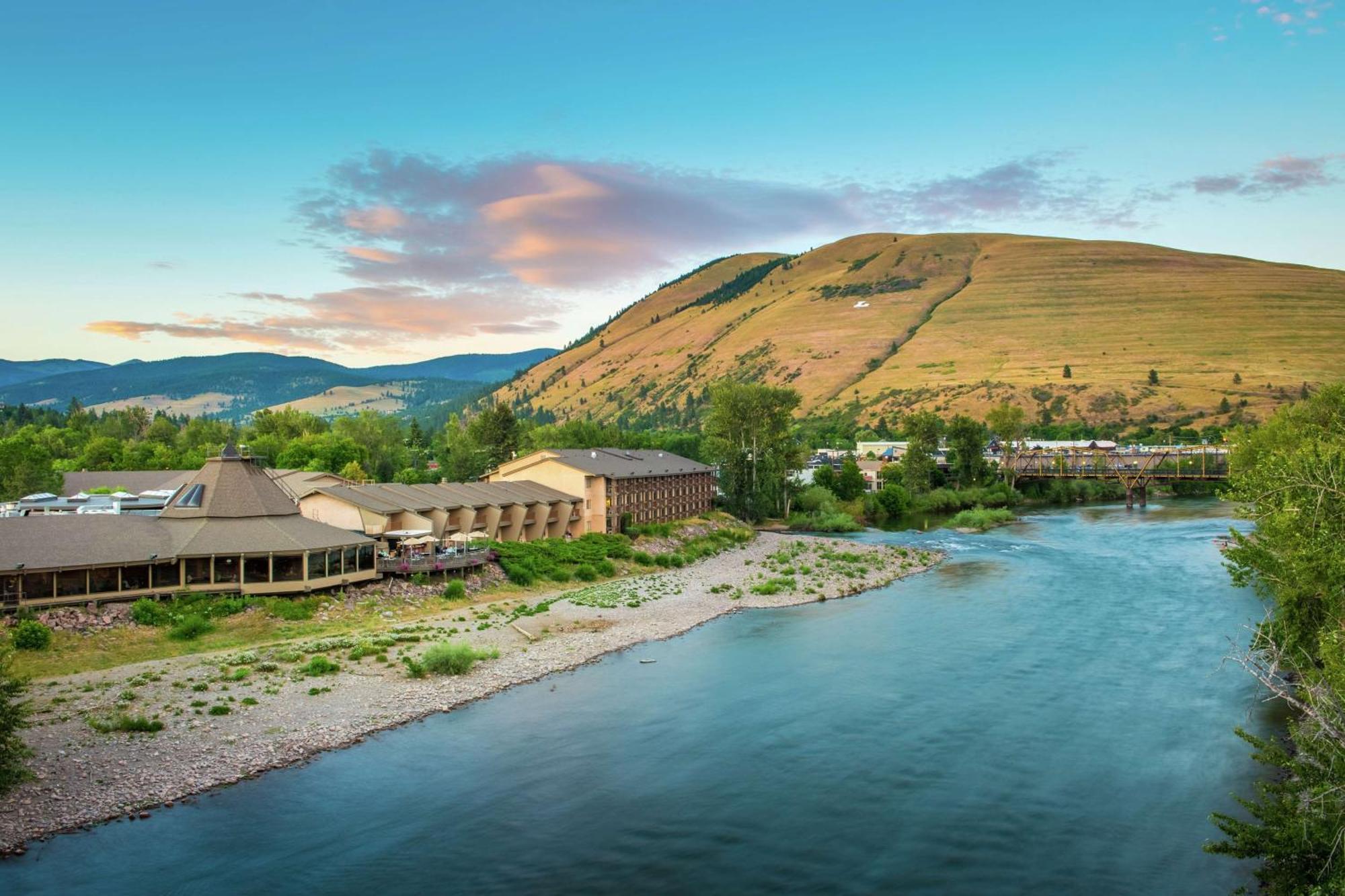 Doubletree By Hilton Missoula Edgewater Hotel Exterior photo