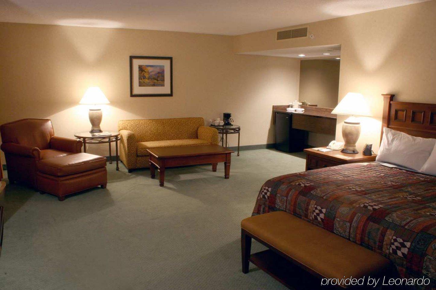 Doubletree By Hilton Missoula Edgewater Hotel Room photo